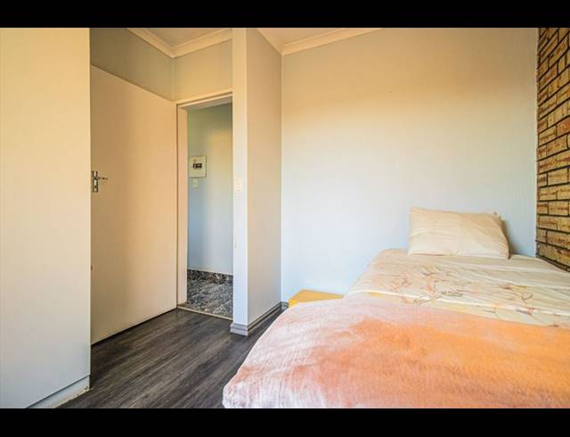 3 BEDROOM APARTMENT FOR SALE IN GLEN MARAIS